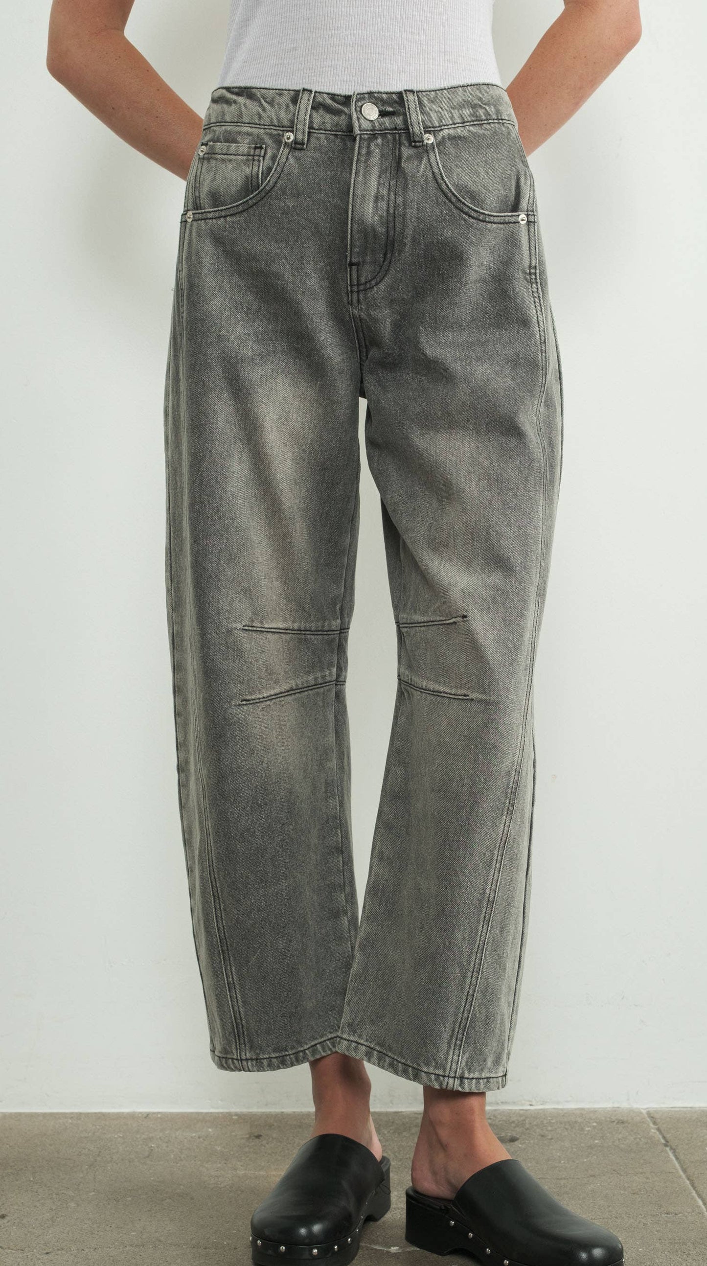 Relax Fit Barrel Jeans